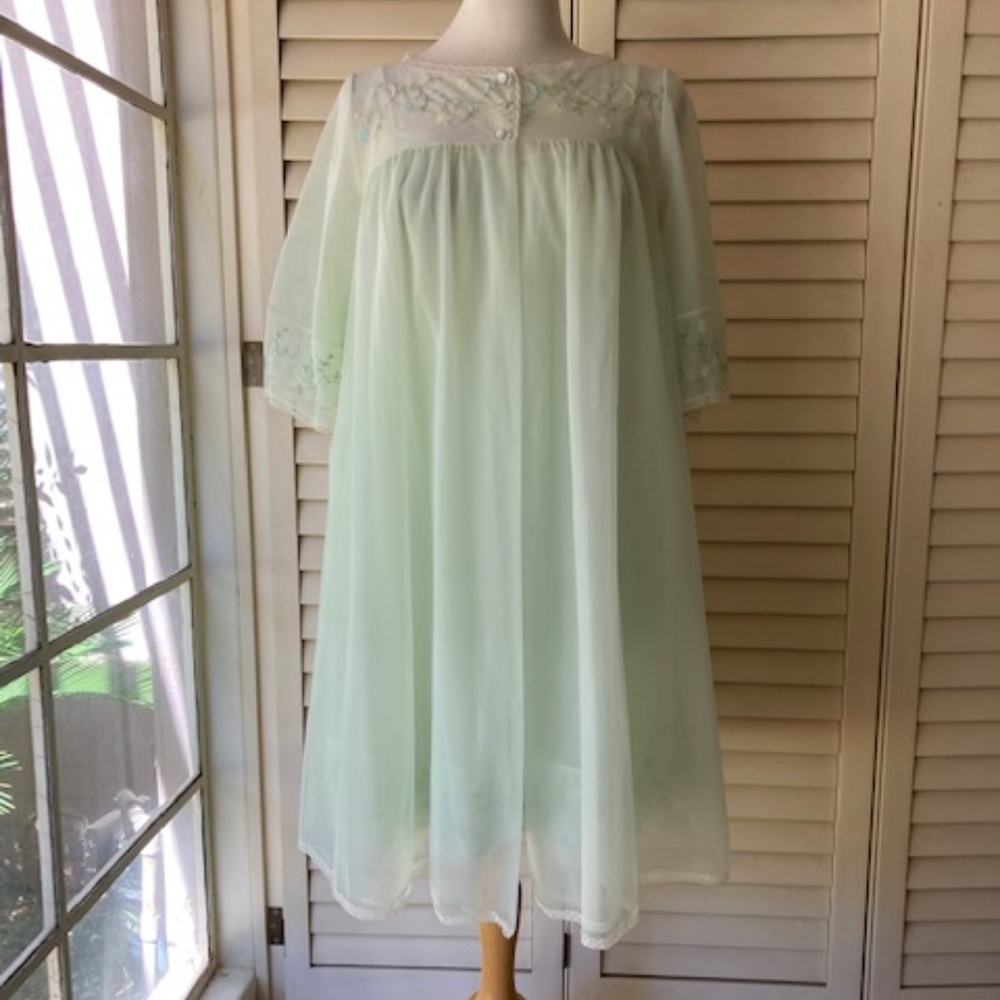 Vintage Van Raalte Waltz Length Peignoir Set